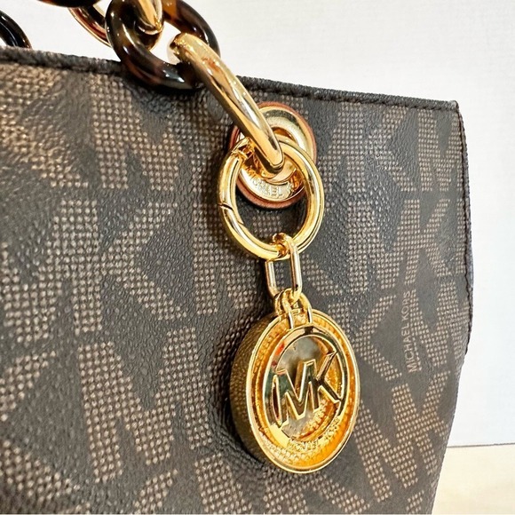 Michael Kors Signature Cynthia‎ Satchel Purse Women's Medium Brown Gold Hardware - Picture 5 of 8